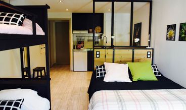 afbeelding van Studio-1 Double Bed and 1 Twin Bunk Bed Free self parking Free WiFi