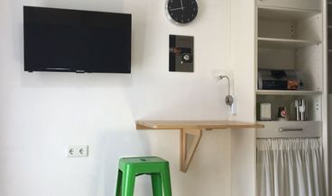 afbeelding van Comfort Apartment, Kitchen-1 Double Bed and 2 Double Sofa Beds Non Refundable Free WiFi Free self parking