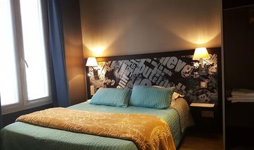 afbeelding van Classic Double Room, Private Bathroom (shared toilets)-1 Double Bed Free WiFi