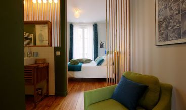 afbeelding van Luxury Double Room, Ensuite, City View (Orange Tangerine)-1 Queen Bed Free breakfast