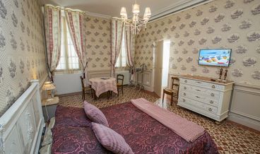 afbeelding van Family Room (La Jeanne)-1 Queen Bed Free WiFi Free breakfast
