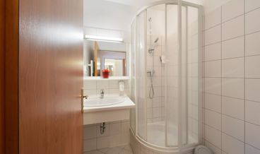 afbeelding van Comfort Double Room-1 Queen Bed Non Refundable Free WiFi