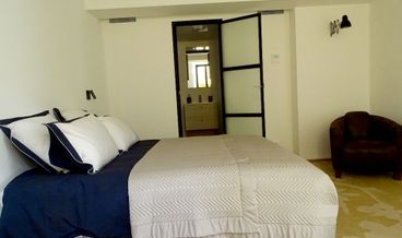 afbeelding van Deluxe Double Room (Vénitienne)-1 Queen Bed Free WiFi Free breakfast