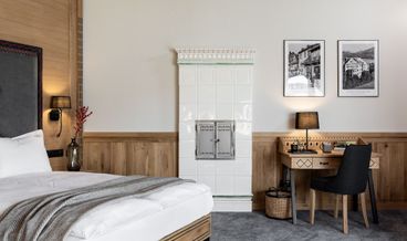 afbeelding van Deluxe Double Room, 1 Queen Bed with Sofa bed-1 Queen Bed and 1 Twin Sofa Bed Non Refundable Free WiFi Free breakfast