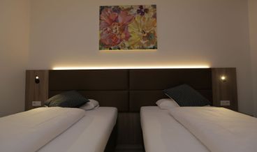 afbeelding van Economy Double or Twin Room-2 Large Twin Beds Free WiFi Free self parking
