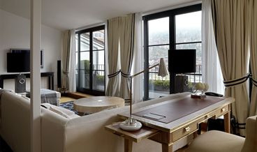 afbeelding van Deluxe Suite-1 Queen Bed Non Refundable Free WiFi Free breakfast