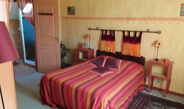 afbeelding van Double Room (Indienne)-1 Double Bed and 1 Twin Bed Non Refundable Free breakfast Free self parking