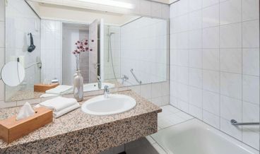 afbeelding van Comfort kamer, 1 queensize bed, uitzicht op stad (Larger Room)