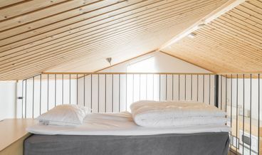 afbeelding van Cabin-5 Twin Beds and 1 Twin Sofa Bed Non Refundable Free self parking