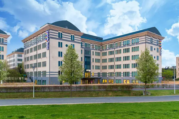 Park Inn by Radisson Brussels - Lente Special - FRONT