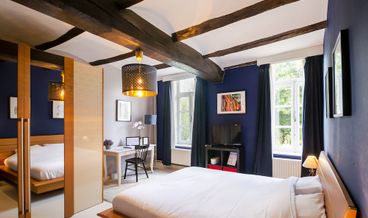afbeelding van Family Studio, 2 Bedrooms-1 Double Bed and 2 Twin Beds Free WiFi Free self parking