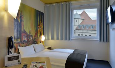 afbeelding van Quadruple Room-1 Queen Bed and 1 Twin Bunk Bed Free WiFi