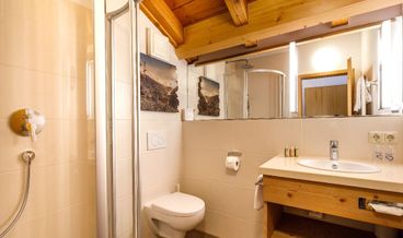 afbeelding van Deluxe Double Room-1 King Bed Non Refundable Free WiFi Free breakfast