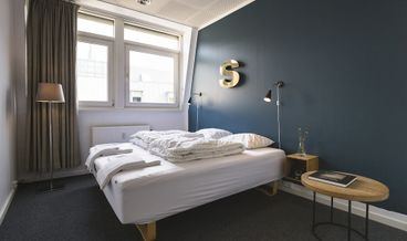 afbeelding van Classic Double or Twin Room, Shared Bathroom (Linen Excluded)-1 Queen Bed Non Refundable Free WiFi