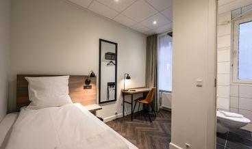 afbeelding van Economy Twin Room, Shared Bathroom-2 Twin Beds Non Refundable Free WiFi