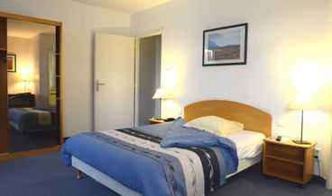 afbeelding van Superior Twin Room, Accessible-1 Double Bed and 1 Twin Bed Free WiFi
