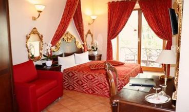 afbeelding van Comfort Double Room-1 Double Bed and 1 Twin Bed Non Refundable Free WiFi