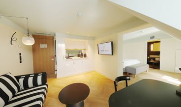 afbeelding van Standard Room, 1 Queen Bed, Refrigerator (Converts to 2 Twin Beds)-1 Queen Bed Non Refundable Free WiFi