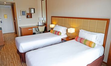 afbeelding van Room, 1 Queen Bed, Balcony, City View-1 Queen Bed Non Refundable