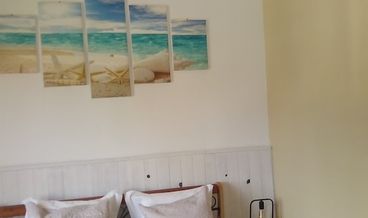 afbeelding van Comfort Room, 1 Queen Bed, Balcony, Courtyard View (Océane)-1 Queen Bed Free high-speed internet Free self parking Free WiFi
