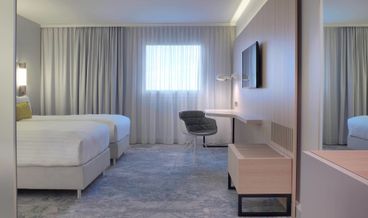 afbeelding van Deluxe Room, 1 King Bed, Non Smoking-1 King Bed Free airport shuttle Free WiFi Free high-speed internet
