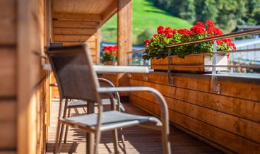 afbeelding van Classic Triple Room, Balcony, Mountain View-1 Queen Bed and 1 Twin Sofa Bed Free WiFi Breakfast buffet Free self parking