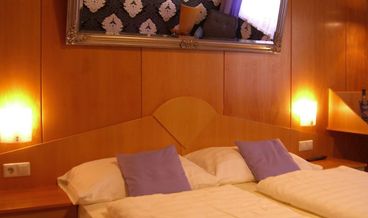afbeelding van Romantic Room-1 Queen Bed Non Refundable Free self parking Free breakfast