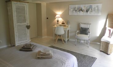 afbeelding van Comfort Suite, Private Bathroom (Siffait)-1 King Bed and 2 Twin Beds Free breakfast Free self parking Free WiFi
