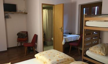 afbeelding van Family Quadruple Room, Multiple Beds-2 Twin Beds and 1 Twin Bunk Bed Non Refundable Free self parking Free WiFi
