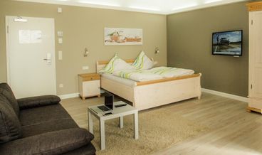 afbeelding van Double Room-1 King Bed and 1 Double Sofa Bed Non Refundable Free WiFi Free self parking
