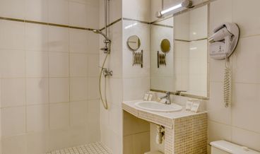 afbeelding van Standard Double Room (Ventilated)-1 Double Bed Free WiFi