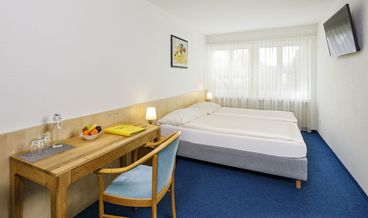 afbeelding van Economy Double Room, Shared Bathroom-2 Large Twin Beds Free WiFi Free breakfast