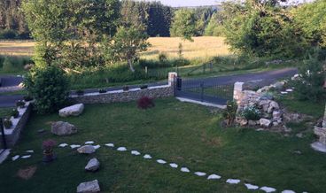 afbeelding van Comfort Triple Room, Garden View-1 Twin Bed and 1 Double Bed Free self parking Free WiFi