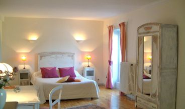 afbeelding van Double Room (Tendresse)-1 Queen Bed Free breakfast Free self parking Free WiFi