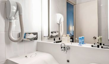 afbeelding van Classic Double Room, 1 Double Bed with Sofa bed-1 Double Bed and 1 Twin Sofa Bed Non Refundable Free WiFi