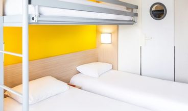 afbeelding van Room, Multiple Beds (Little Pop)-1 Double Bed and 1 Twin Bunk Bed Free self parking Free WiFi