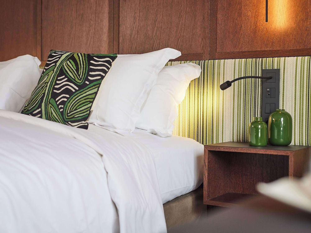 afbeelding van Suite, 1 kingsize bed, uitzicht op stad (Le Louise, Garden and City view)