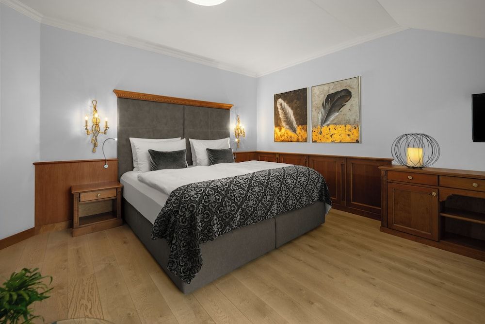 afbeelding van Suite (Little Castle)