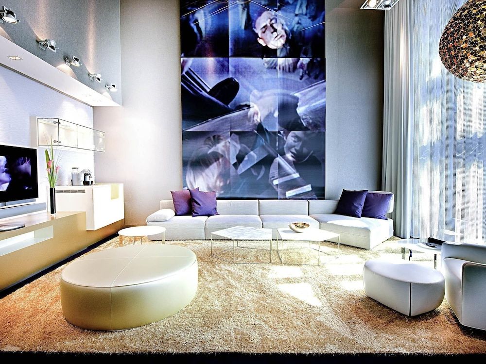 afbeelding van IMPERIAL SUITE - King Size Bed - Glamorous New Hollywood Look