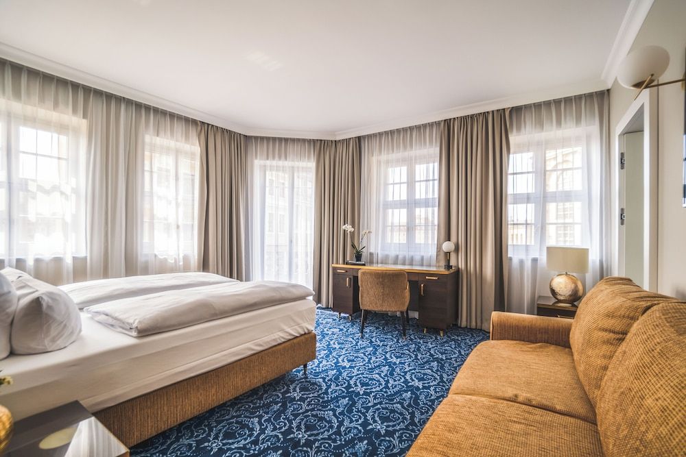 afbeelding van Junior kamer, uitzicht op stad (Premium)