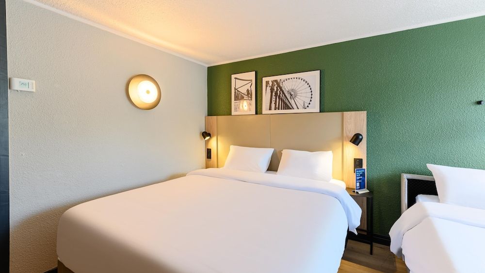 afbeelding van Standaard kamer, 1 queensize bed met slaapbank