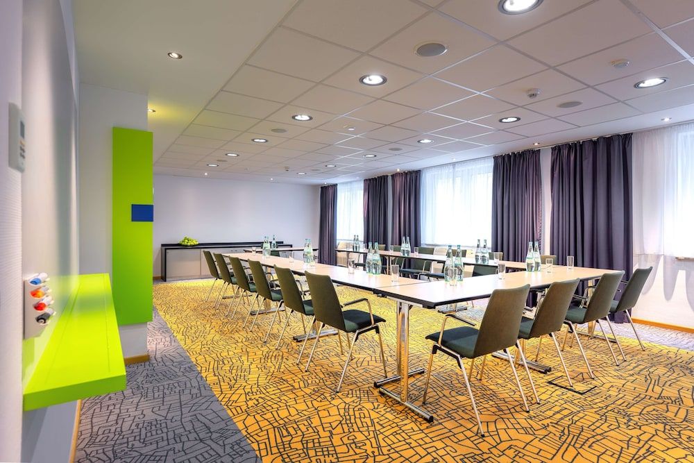 Park Inn Radisson Nuremberg To Airport www.hotelspecials.be