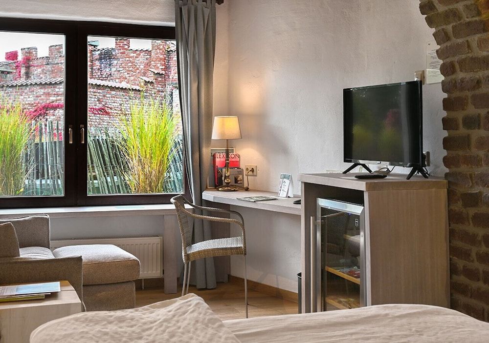 afbeelding van Land-Gut-Room with naturstyle bath