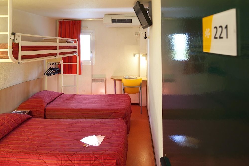 afbeelding van Standaard kamer, 3 eenpersoonsbedden