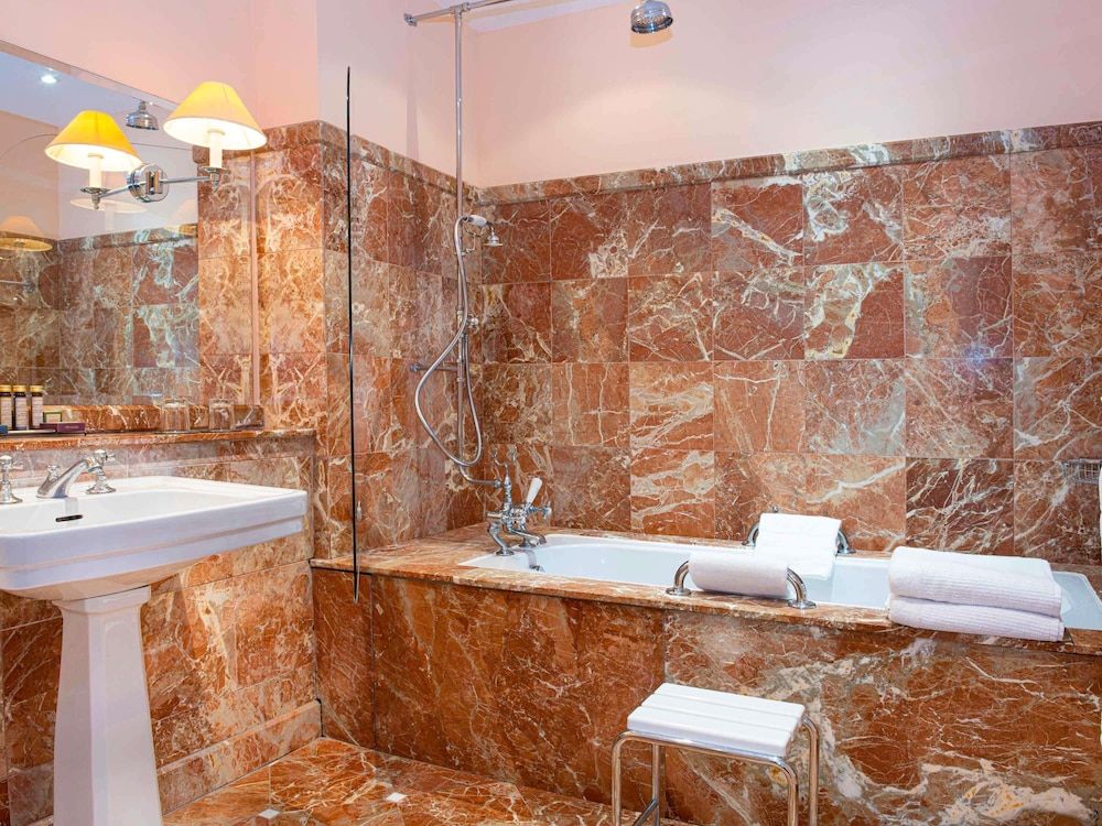 afbeelding van Klassieke kamer, 1 kingsize bed, uitzicht op stad