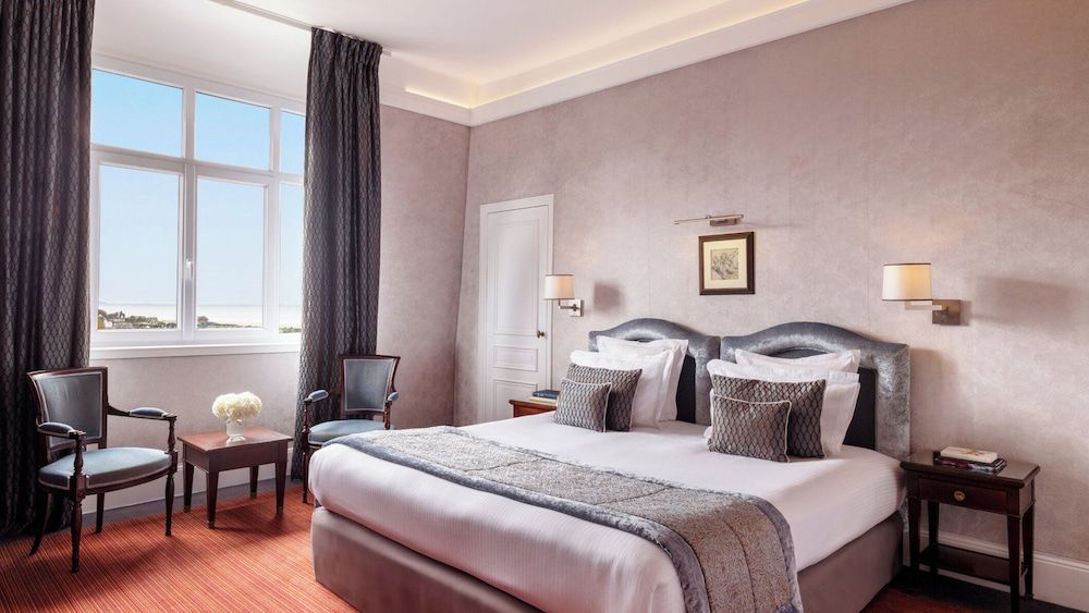 afbeelding van Deluxe kamer, 1 kingsize bed, uitzicht op zwembad