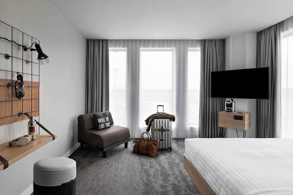 afbeelding van Kamer, 1 queensize bed met slaapbank
