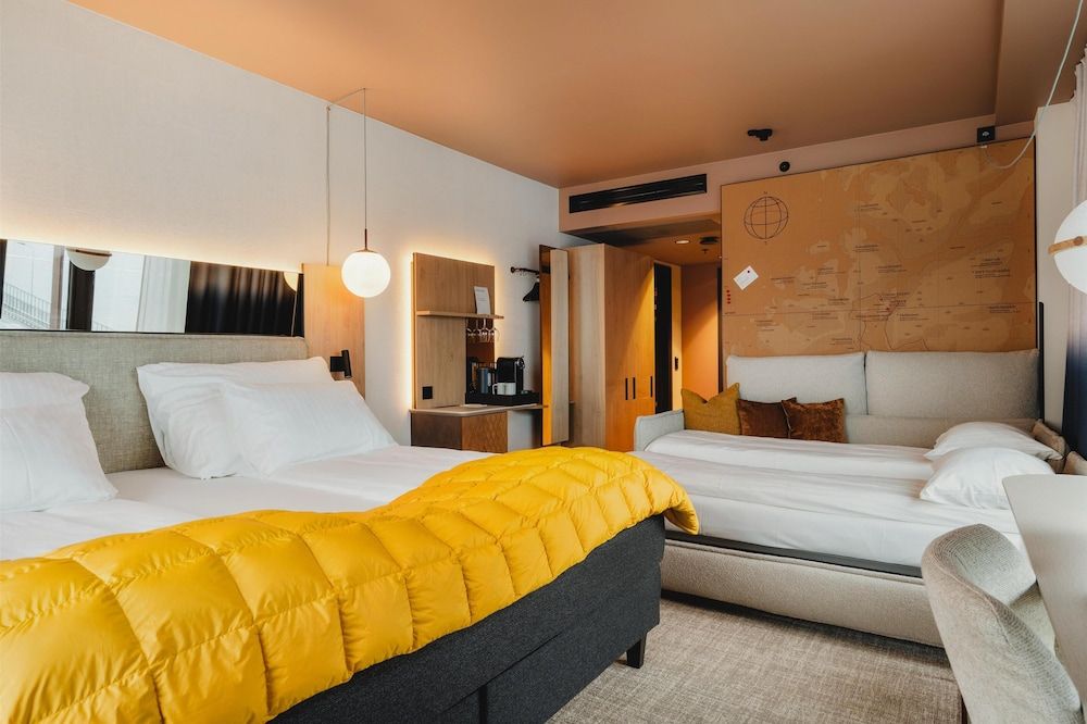 afbeelding van Standaard vierpersoonskamer, 1 queensize bed met slaapbank