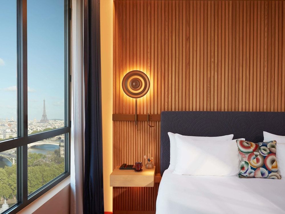 afbeelding van Kamer, in toren (Eiffel tower view)