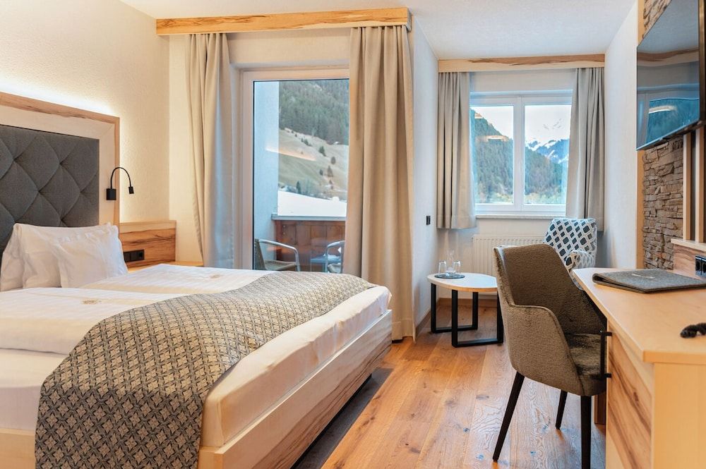 afbeelding van Superior tweepersoonskamer, 1 slaapkamer, balkon, uitzicht op bergen
